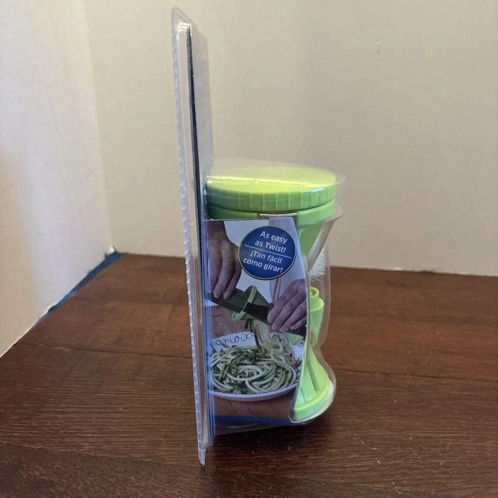 Crofton‎ Spiral Slicer Turn Veggies into Noodles New